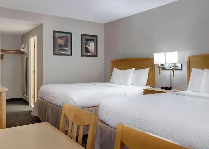 Days Inn By Wyndham Niagara Falls Near The Falls